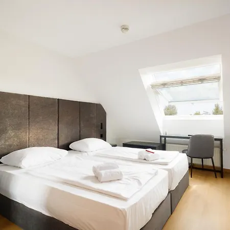 Lenas Donau Hotel