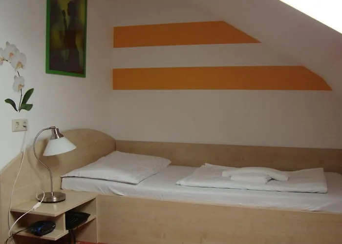 Lenas Donau Hotel